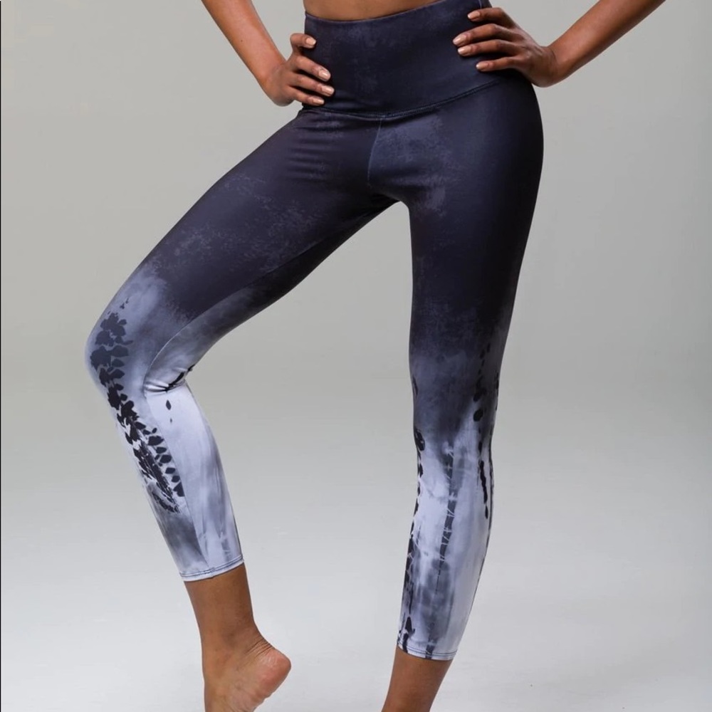 Onzie flow leggings